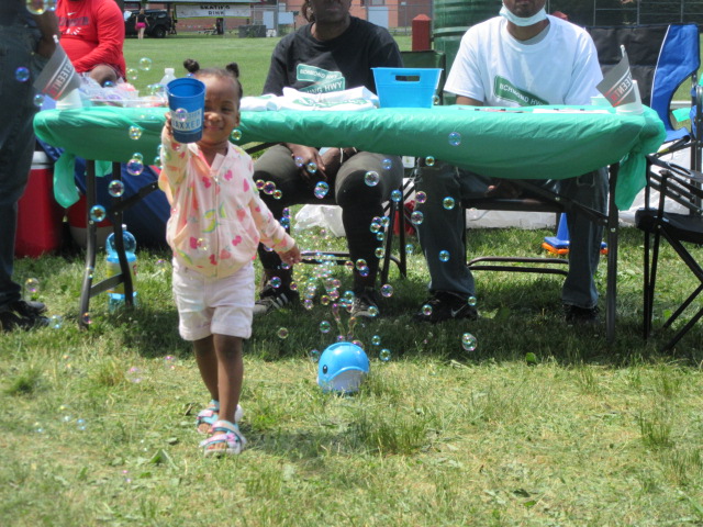 gum springs child with bubbles